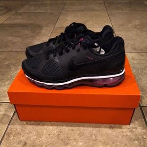 Women's Nike Air Max + 2010 Size 9 Black